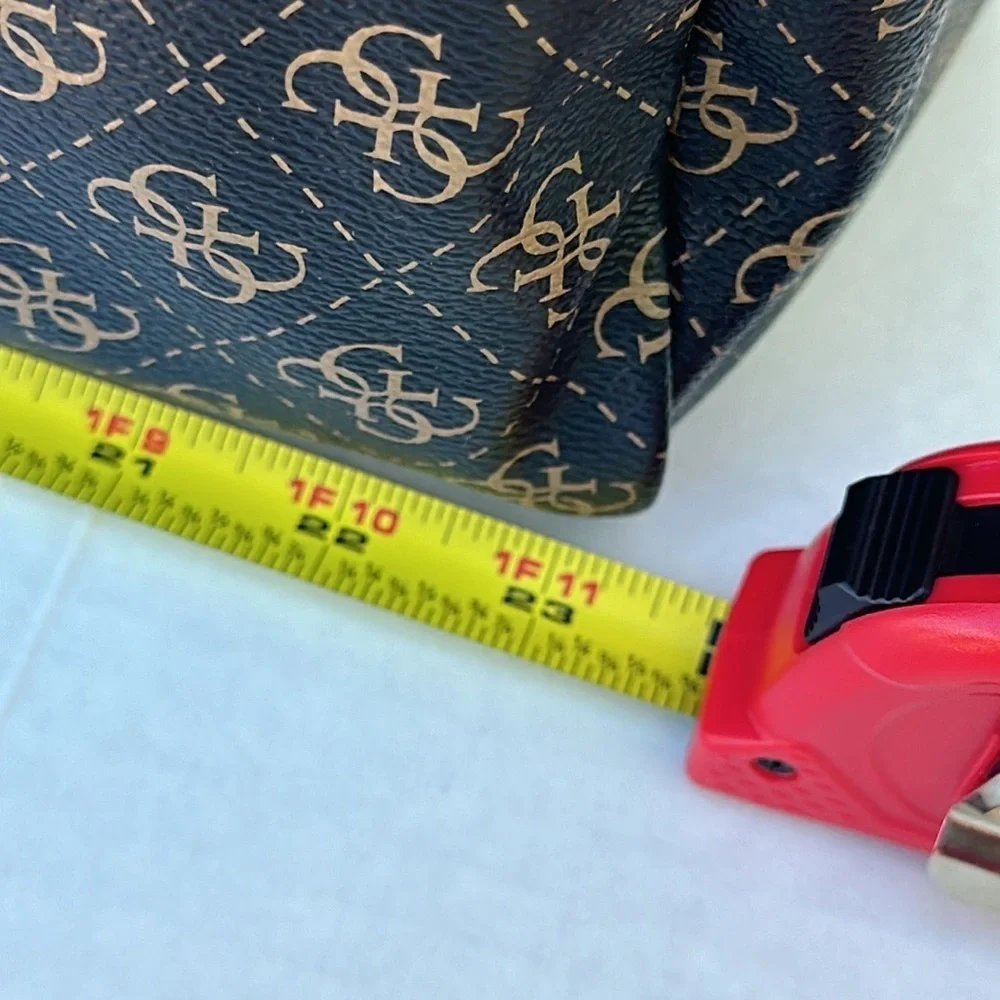 New GUESS Large Logo Travel bag